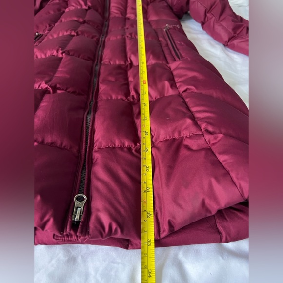 Eddie Bauer Burgundy Women’s Quilted Down Hooded Jacket - XS - Picture 4 of 10